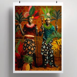 Hommes avec casse-tête et sagaie, orange